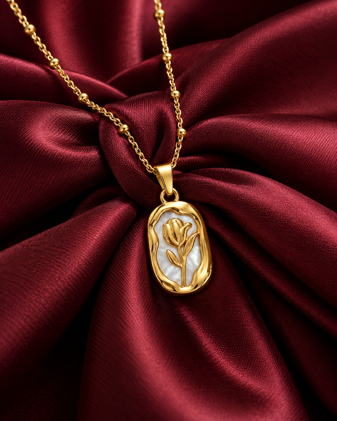 Herlux tulip pendant necklace