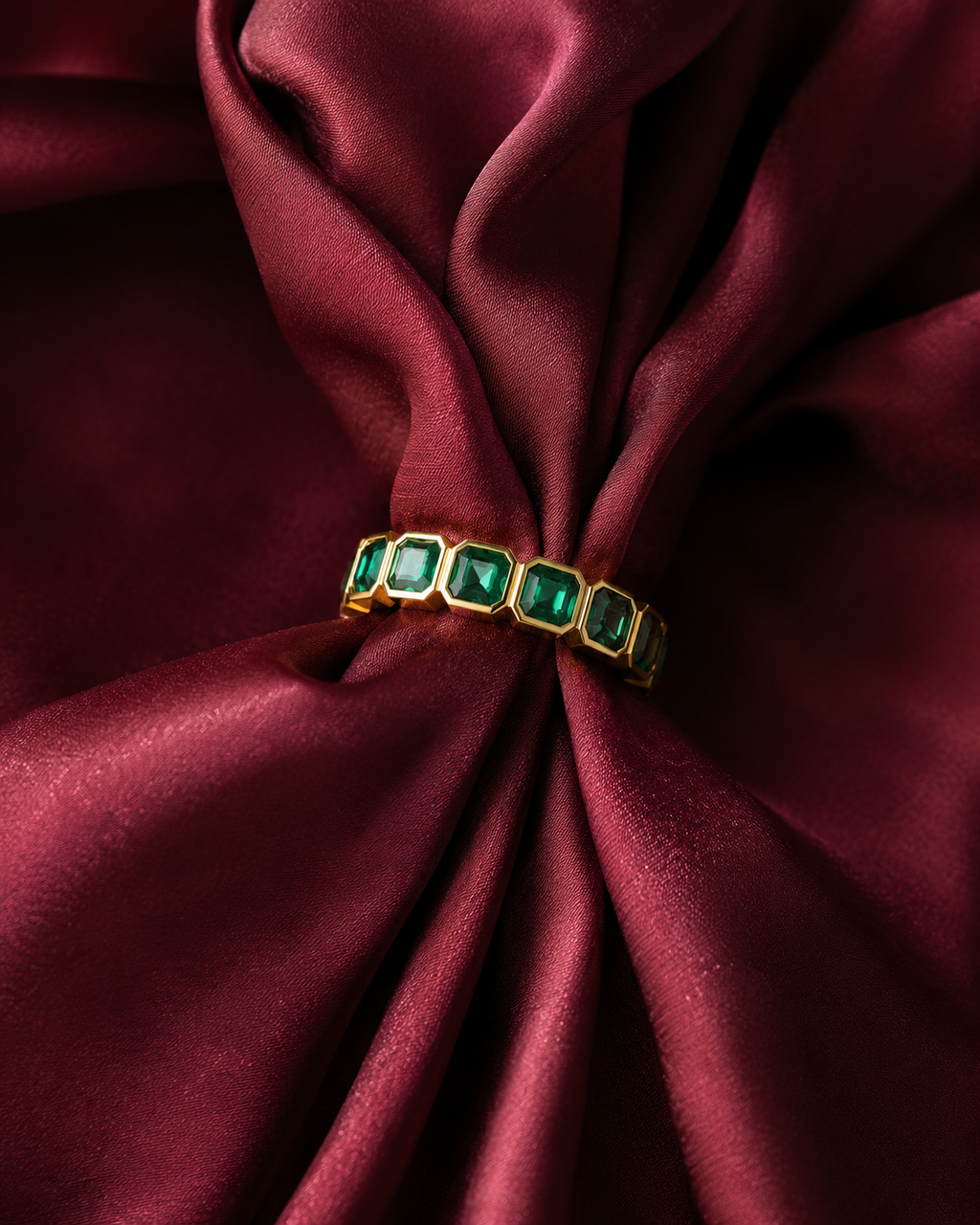 Herlux Emerald Open-Band Ring