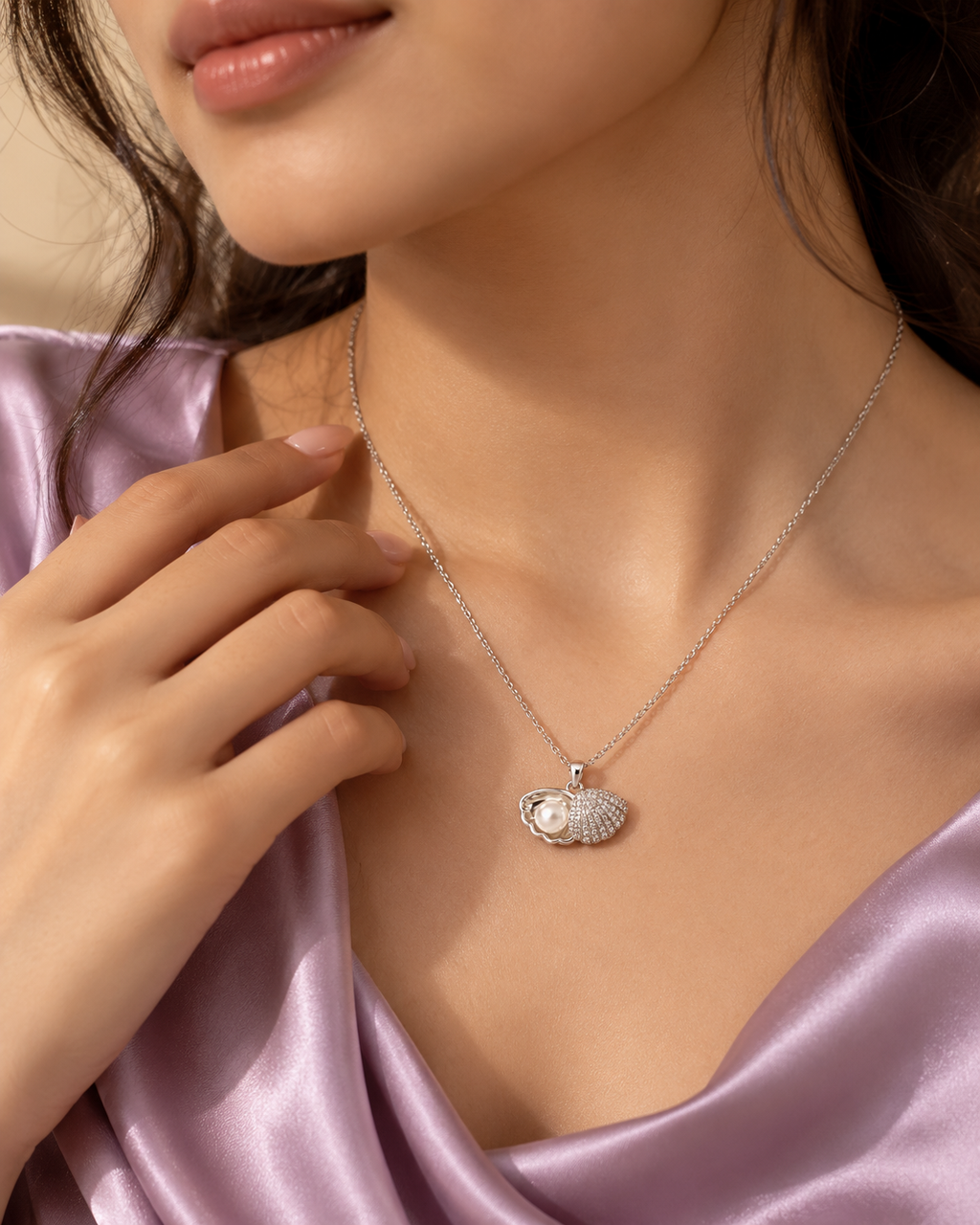 Herlux Pearl Shell Pendant